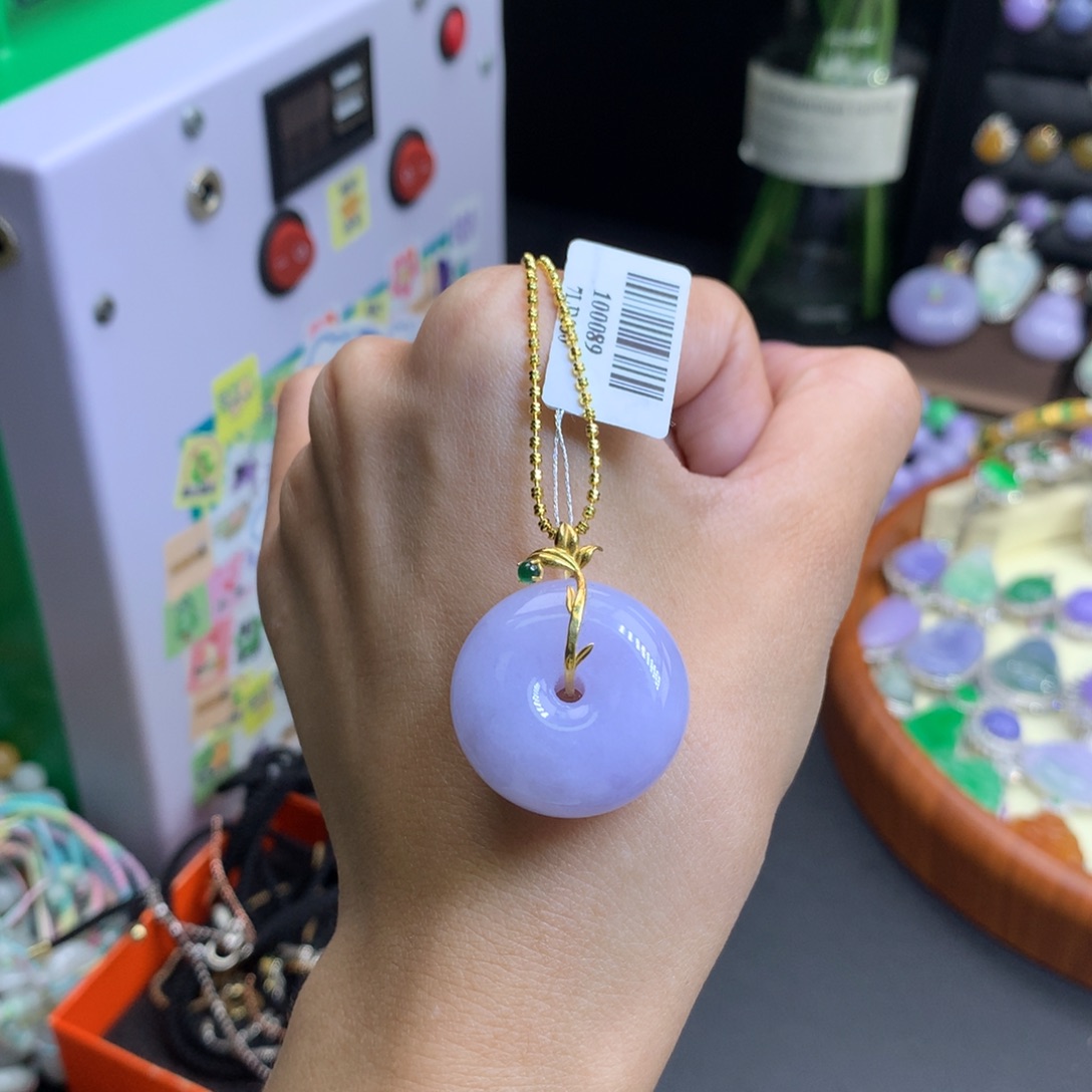 翡翠18K金镶嵌颈饰