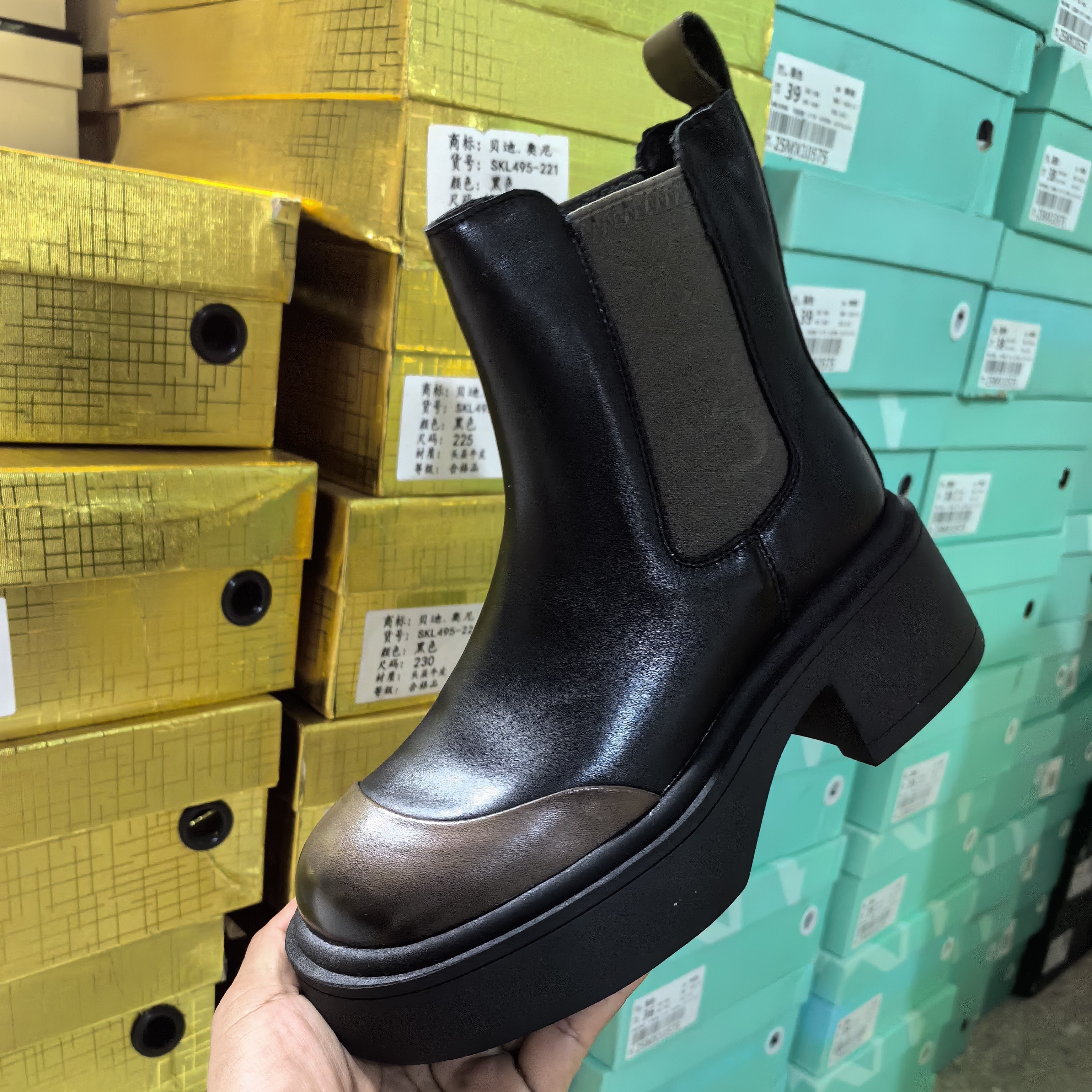 10575头层牛皮加绒烟管靴