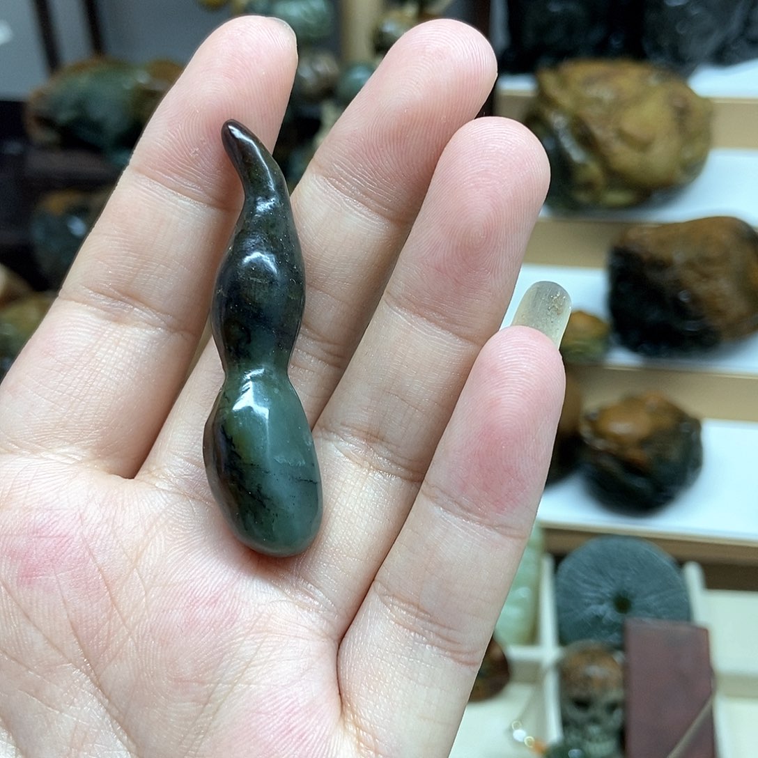 岫岩河磨玉（透闪石质玉）挂件未镶嵌