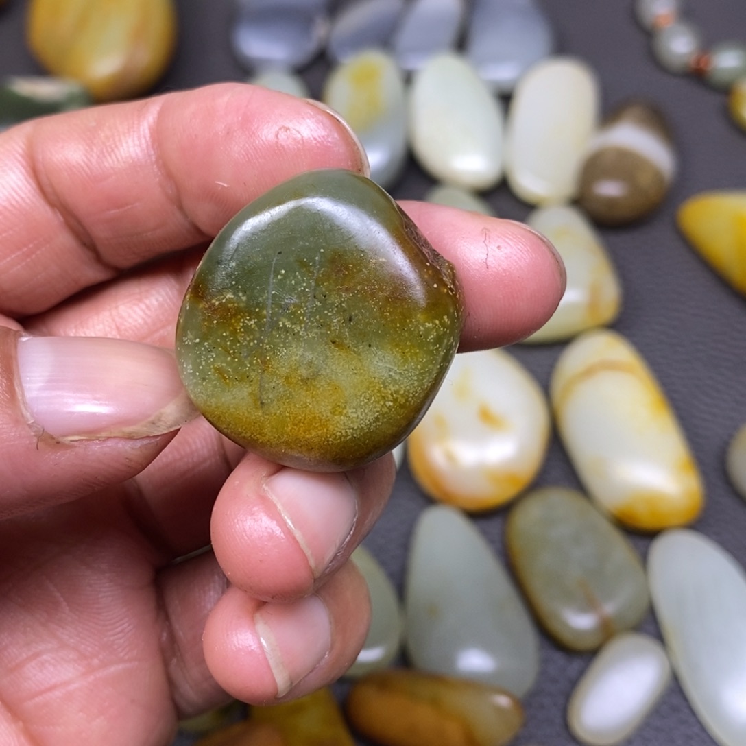 和田玉未镶嵌挂件戴*布