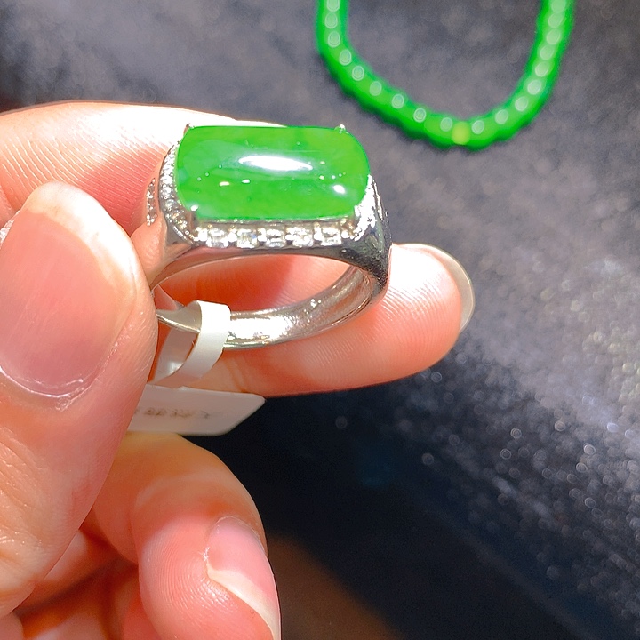 【闪购商品】翡翠颈饰银S925镶嵌翡翠