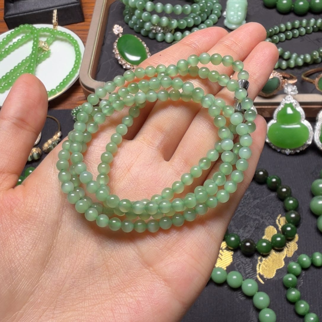 红****和田玉（碧玉）未镶嵌手链