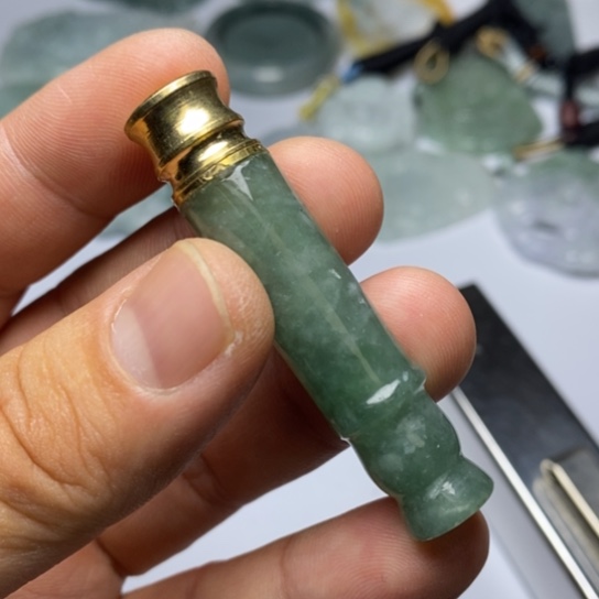 翡翠未镶嵌颈饰翡翠