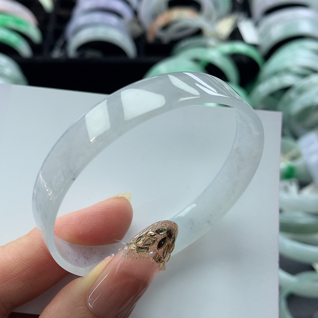 未镶嵌手镯翡翠公主