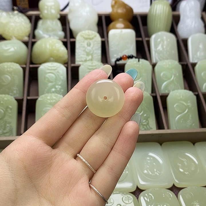 昆仑石平安扣吊坠