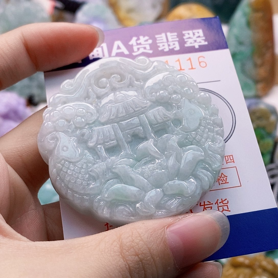 吊坠(不含链)未镶嵌翡翠