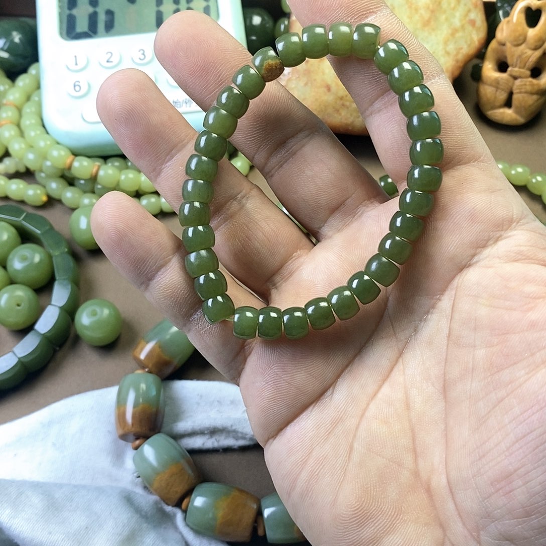 岫岩老玉（透闪石质玉）手链未镶嵌碧*春