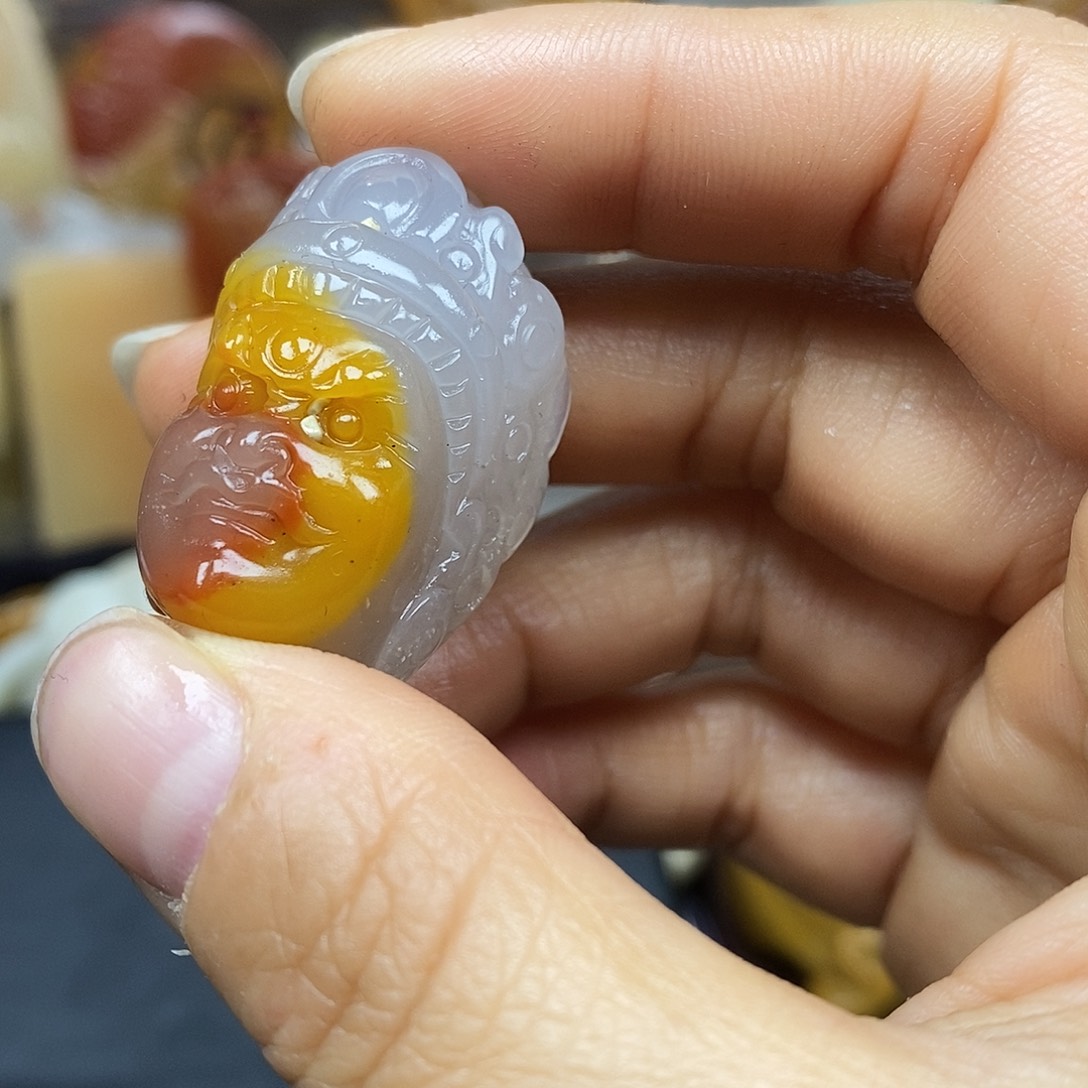 石英质玉（黄龙玉）颈饰未镶嵌