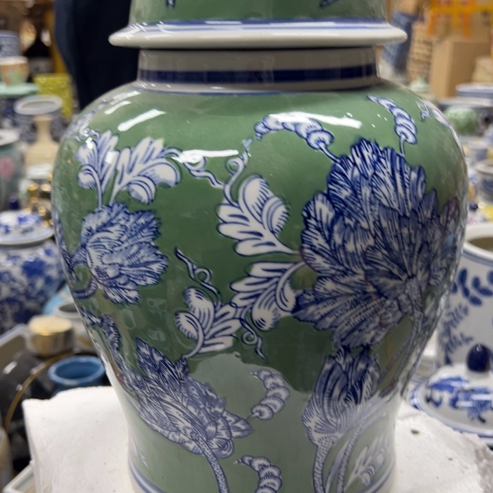 瓷片微瑕。。。。。。。。。。。。。