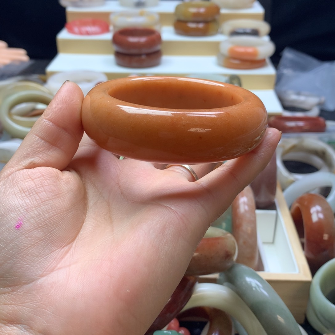 石英质玉手镯未镶嵌?****?