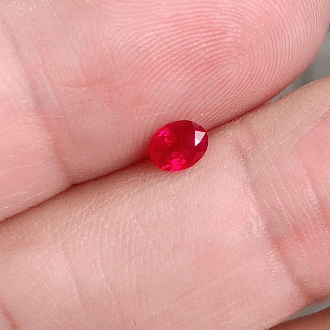 红宝石裸石未镶嵌0.37ct 缅甸鸽血红红宝石