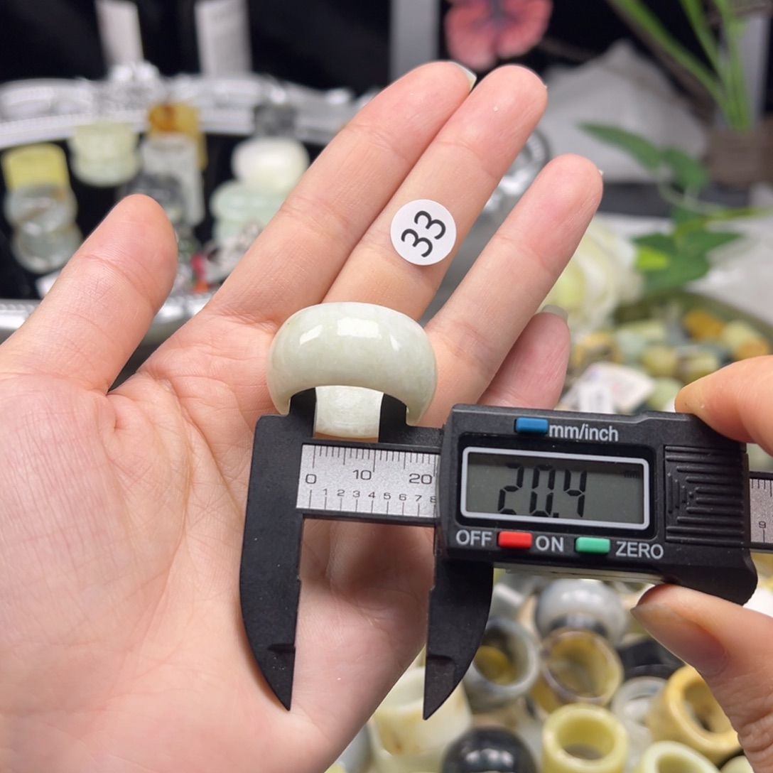 蛇纹石玉未镶嵌戒指