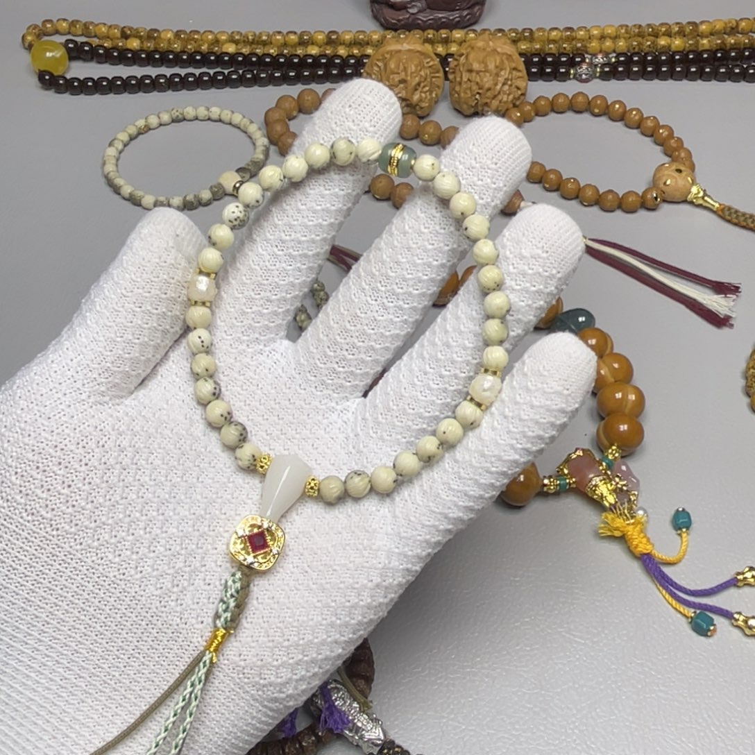 星月菩提吊坠。。。。。。。。。。。