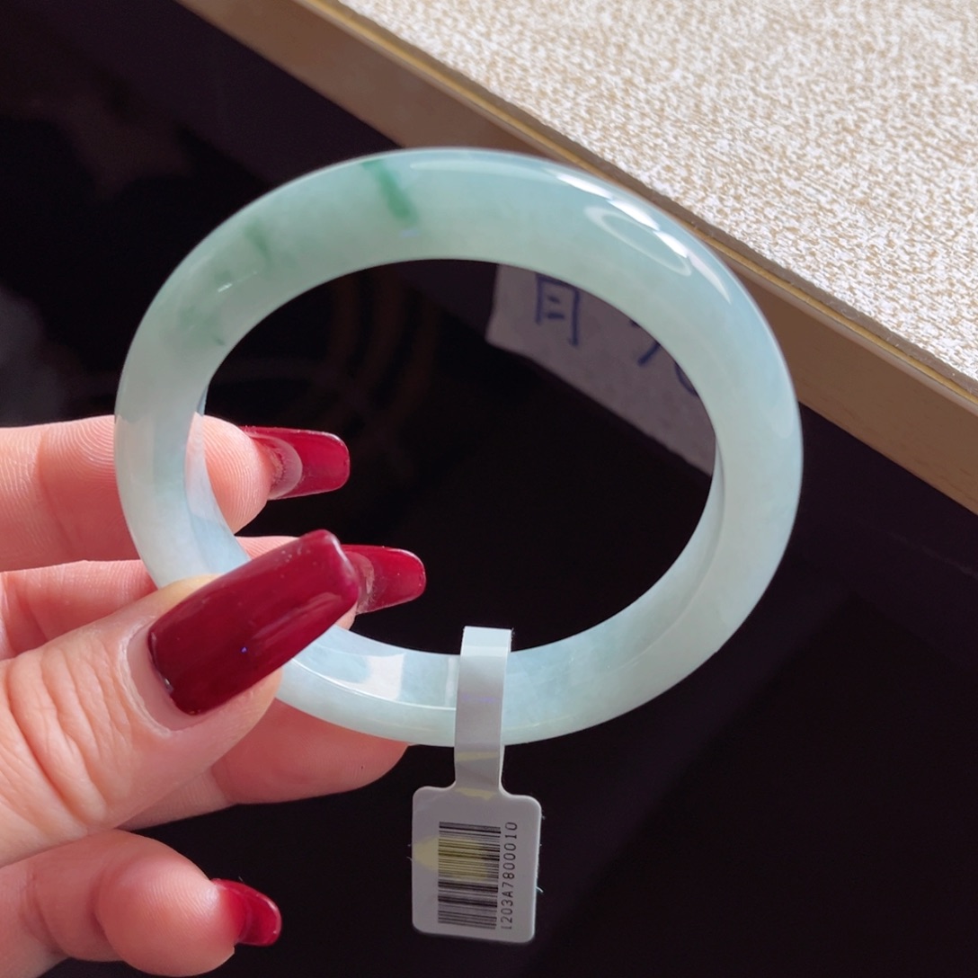 翡翠手镯未镶嵌手镯