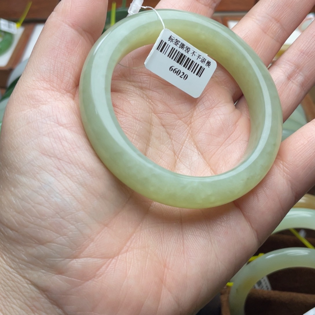 【闪购商品】和田玉手镯未镶嵌54.8