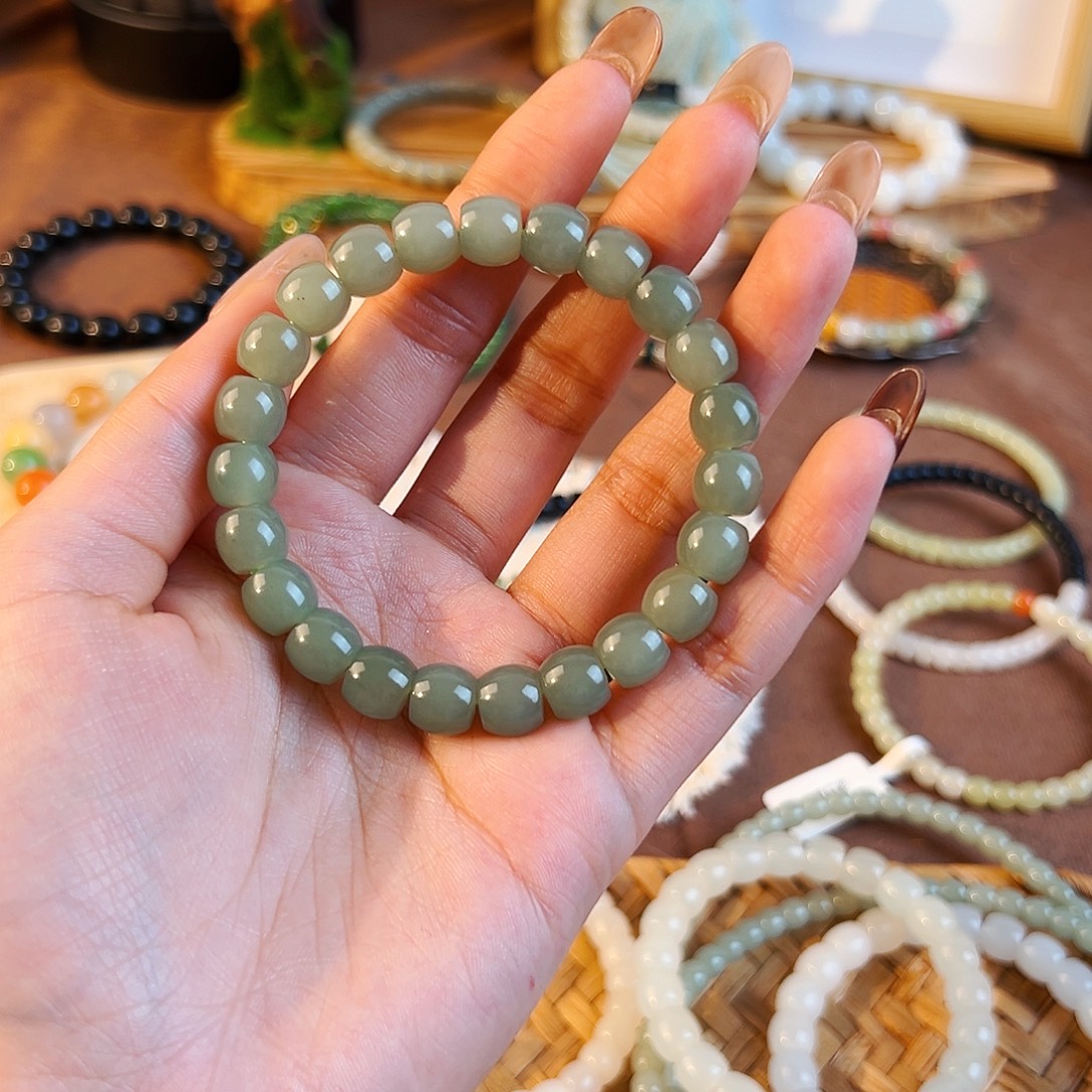 小***智和田玉未镶嵌手串