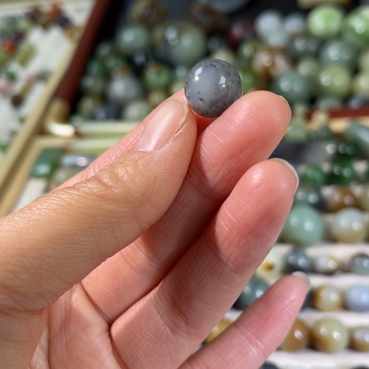 和田玉（糖玉）未镶嵌珠宝半成品12.3
