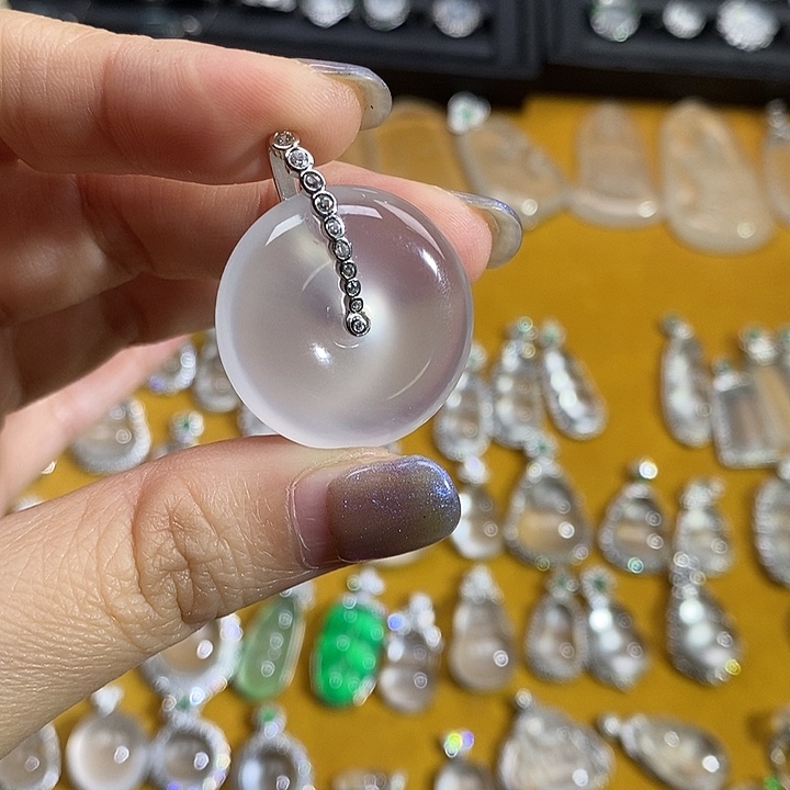 柠***谢石英质玉银S925镀金镶嵌颈饰