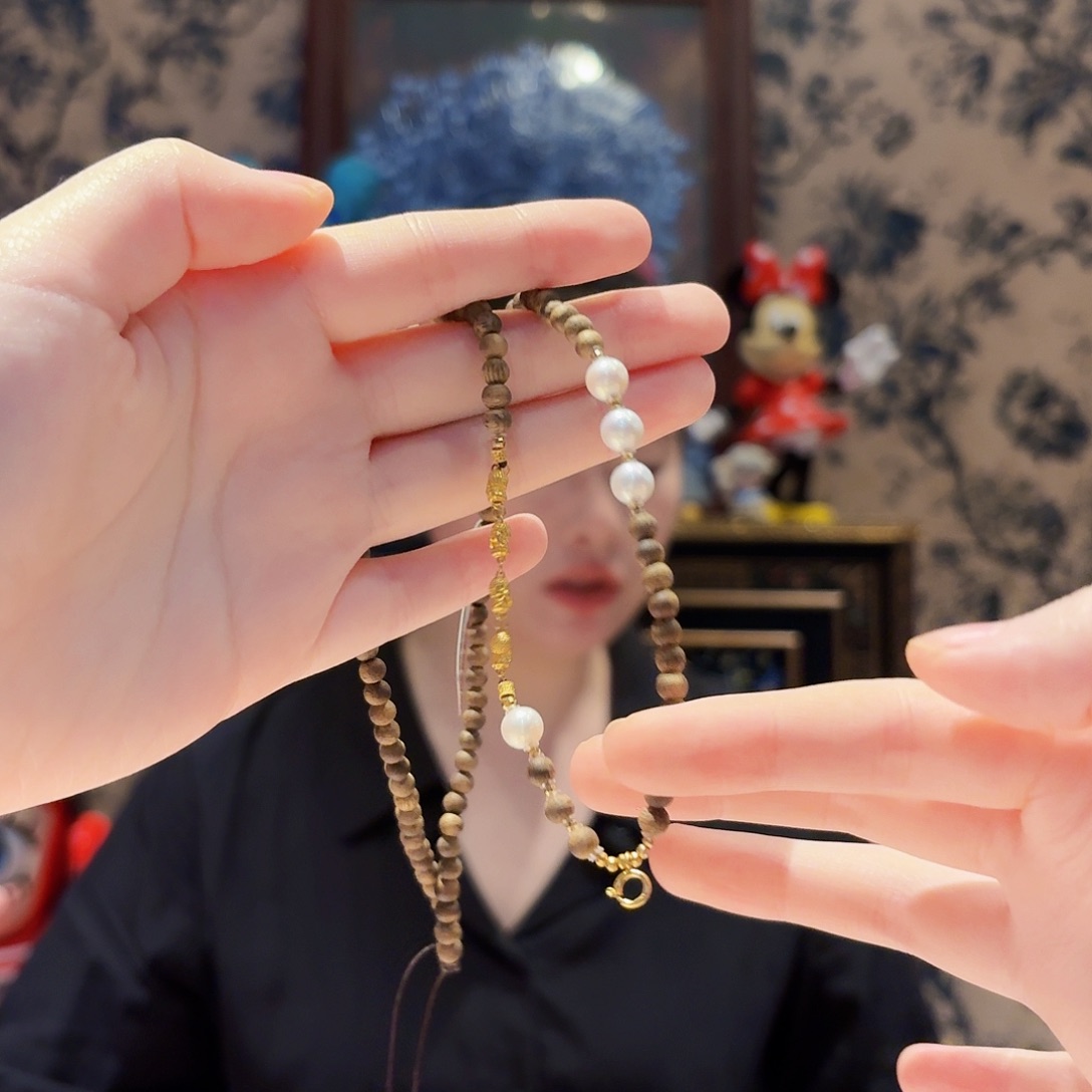 未镶嵌吊坠沉香颈饰