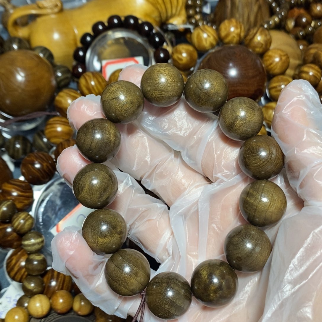 金丝楠木雕工艺品18