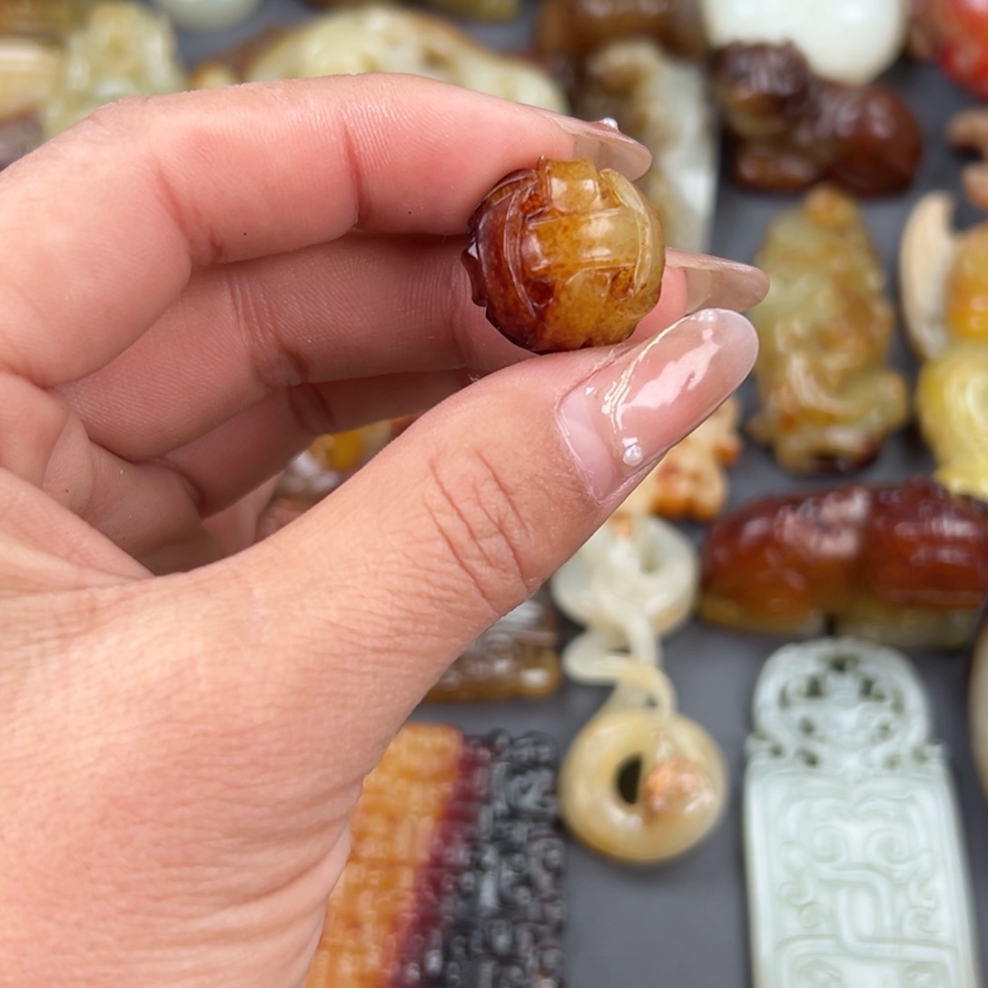 和田玉（糖玉）颈饰未镶嵌