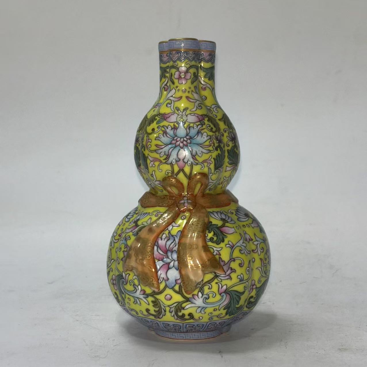 黄地粉彩缠枝宝相花三管葫芦瓶JD2501-207