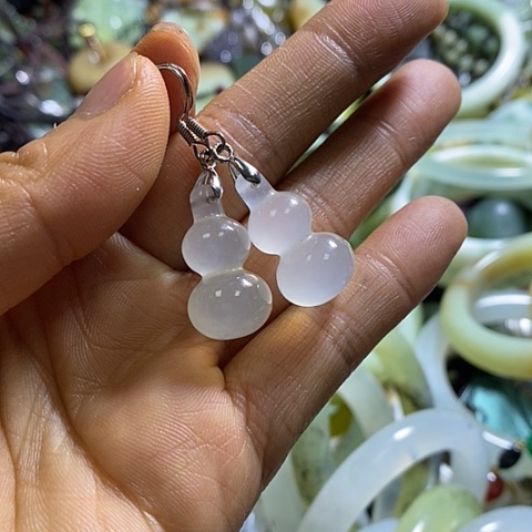 岫玉耳环未镶嵌一对