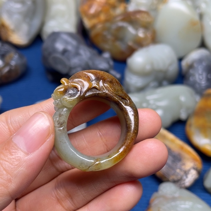 颈饰未镶嵌和田玉良*厚