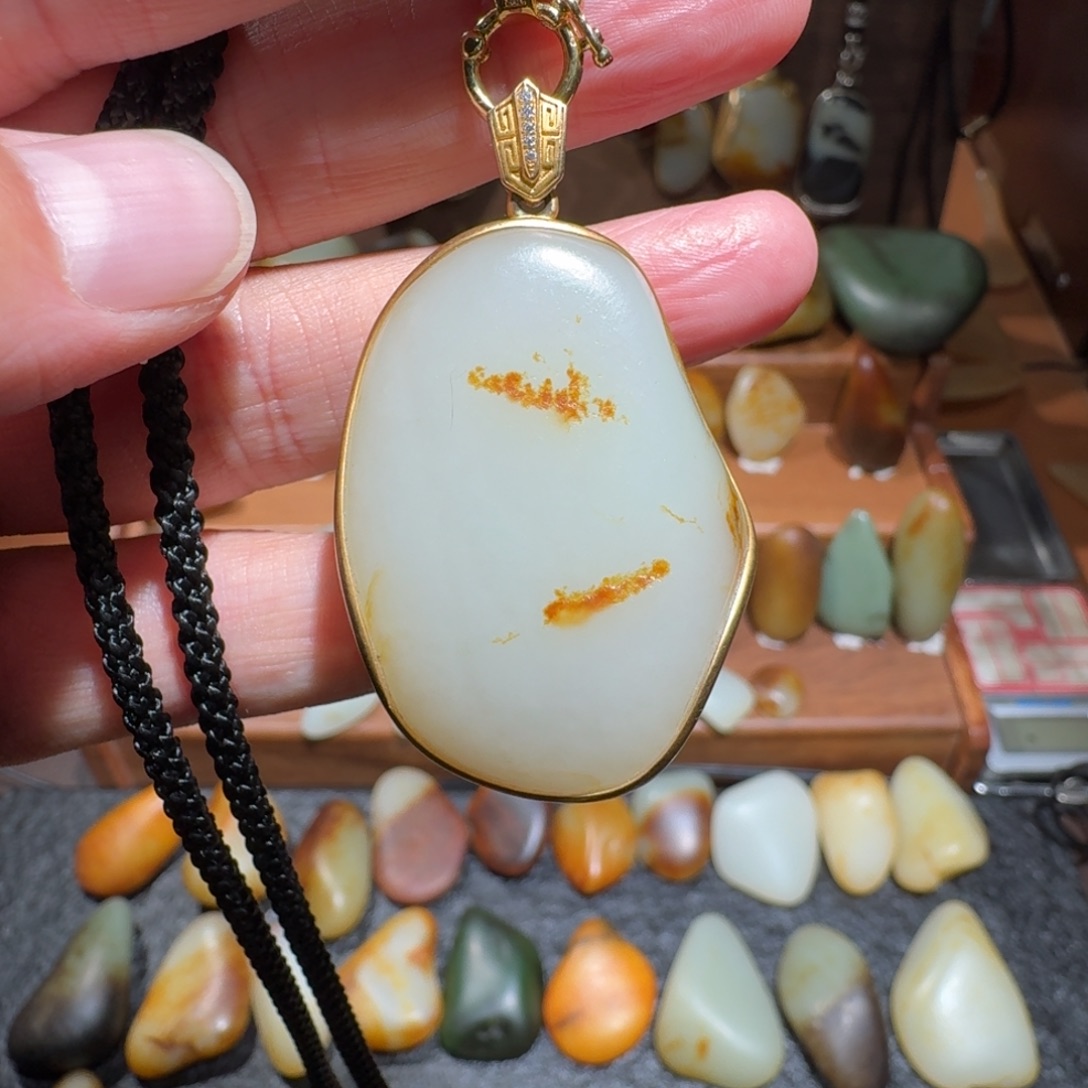 龙****和田玉未镶嵌颈饰