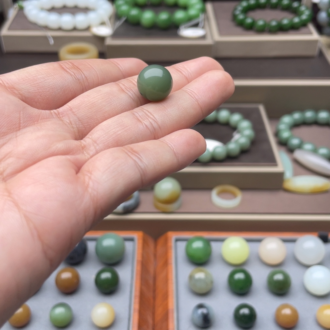 宫***涵和田玉未镶嵌手链12