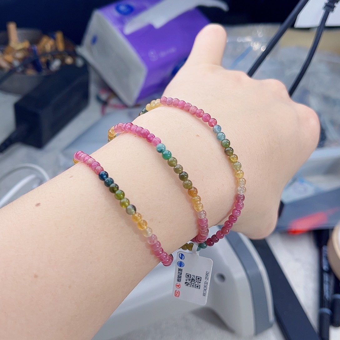 碧玺多样性发一件碧玺未镶嵌