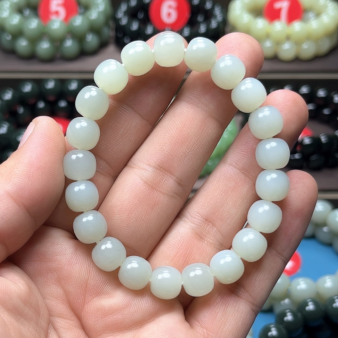 柳***风和田玉未镶嵌手链