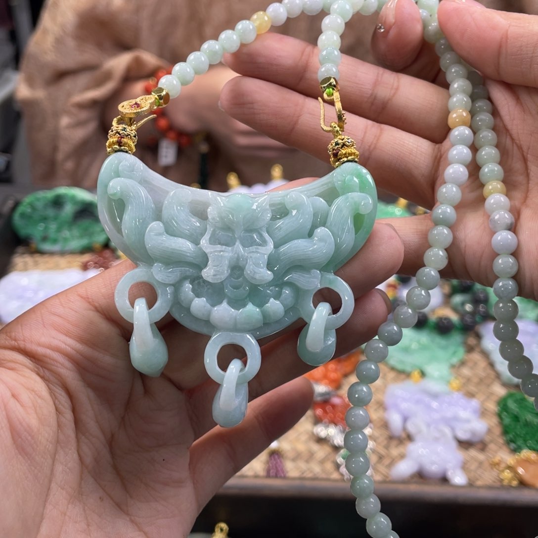 翡翠颈饰未镶嵌代编织