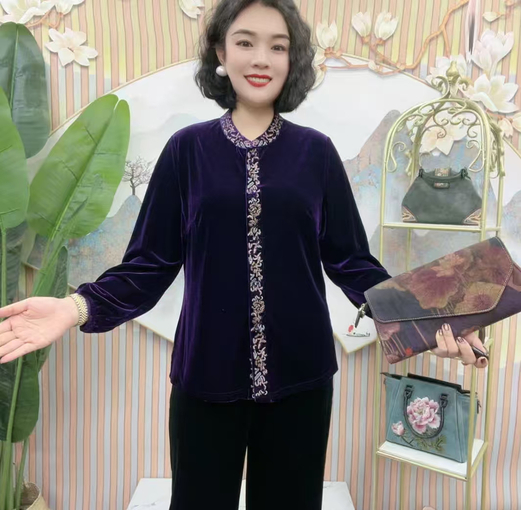 8659高档植绒刺绣开衫 