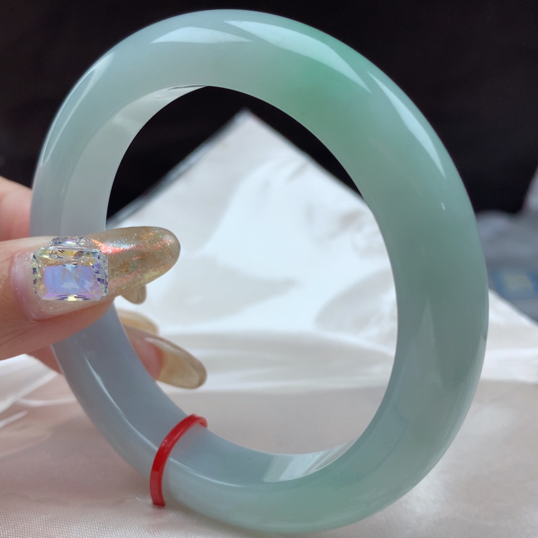 翡翠手镯未镶嵌92099，