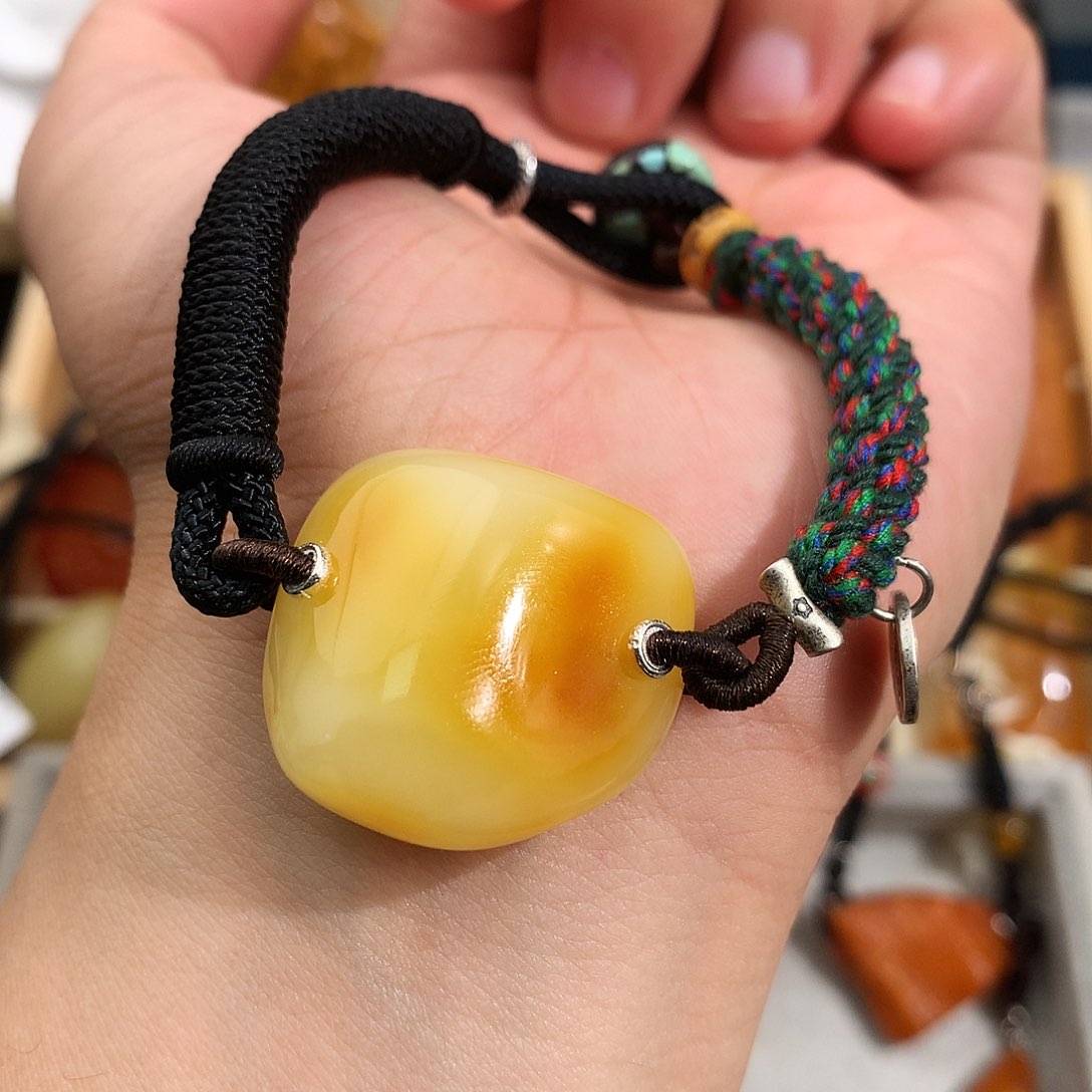 蜜蜡裸石未镶嵌手镯