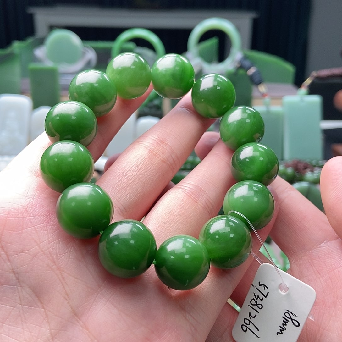 和田玉（碧玉）颈饰未镶嵌内**珺