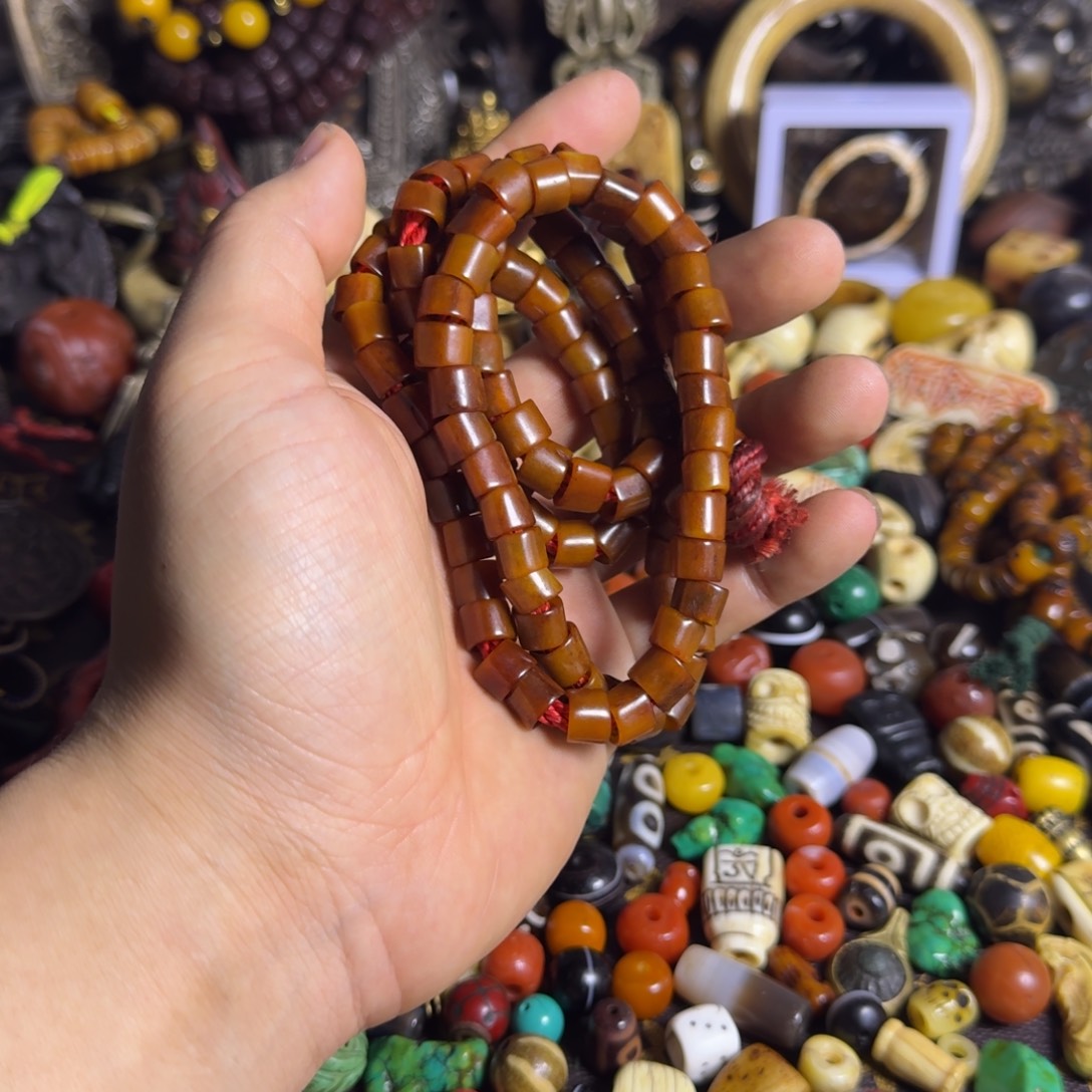 颈饰琉璃如图如图