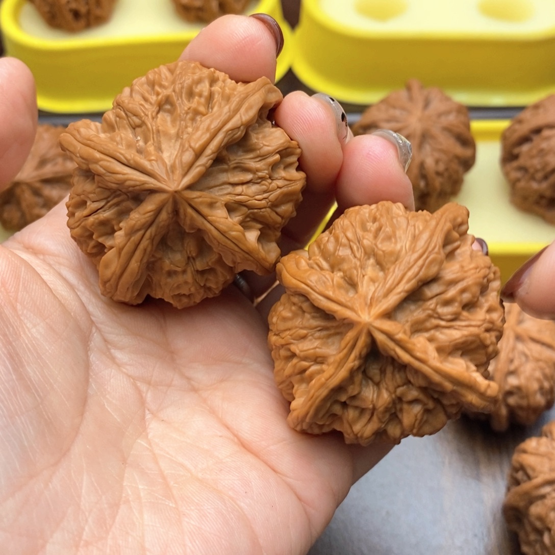 大***花把件文玩核桃353号玉玺四