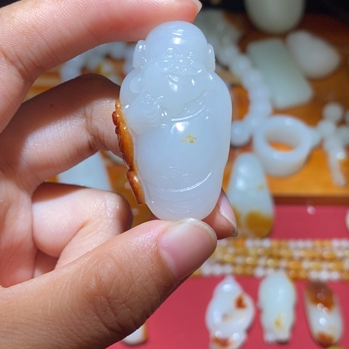 博****和田玉未镶嵌颈饰