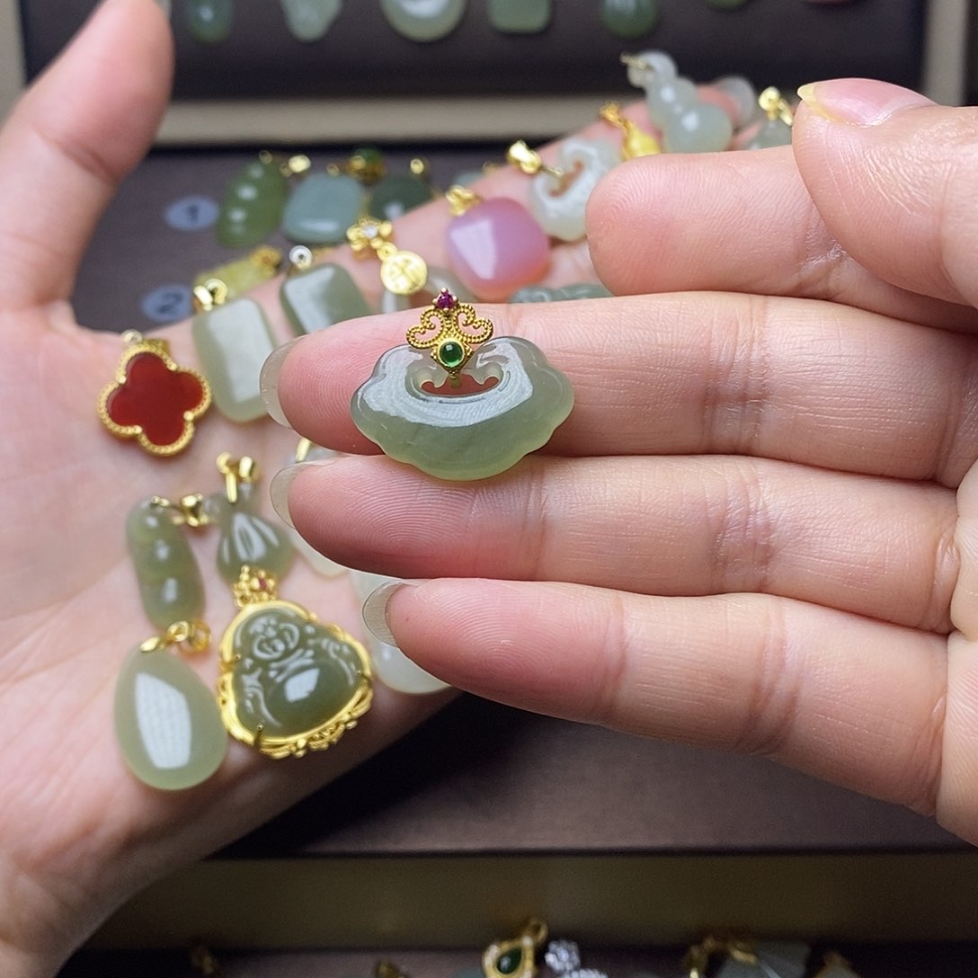 和田玉颈饰银S925镶嵌