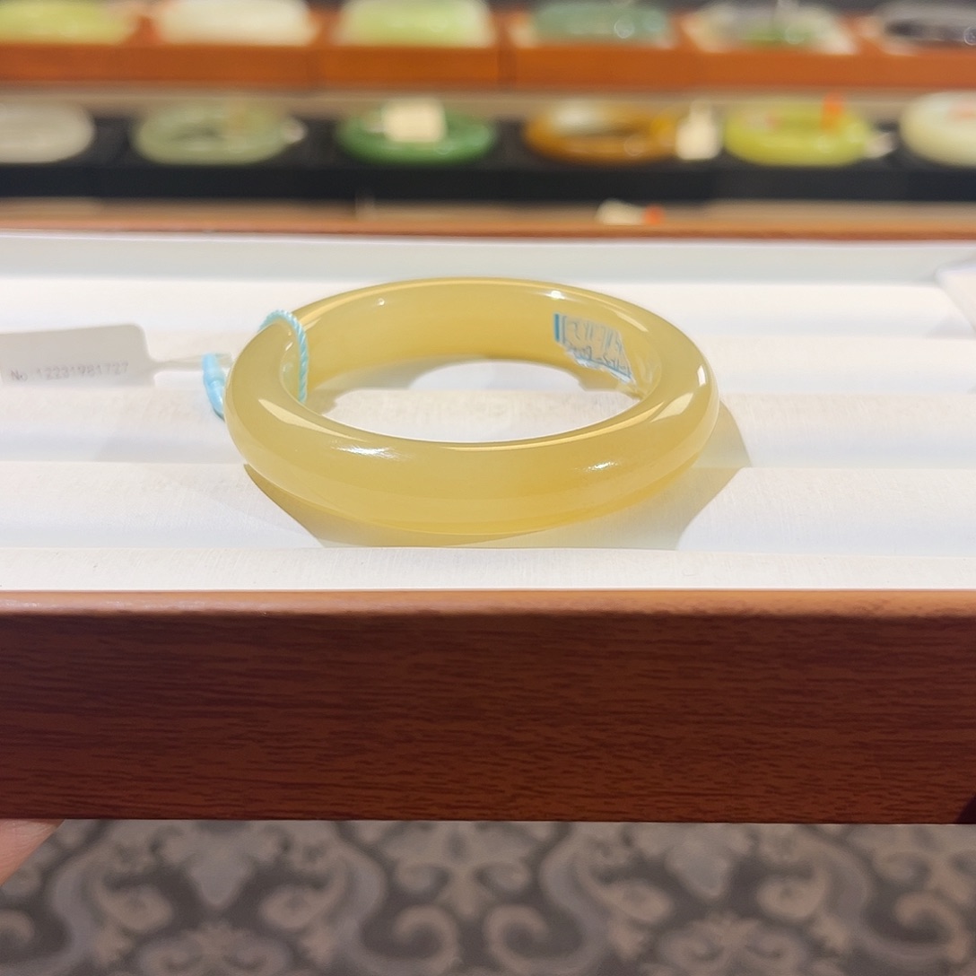 和田玉手镯未镶嵌  【冰蜂蜜水】高品