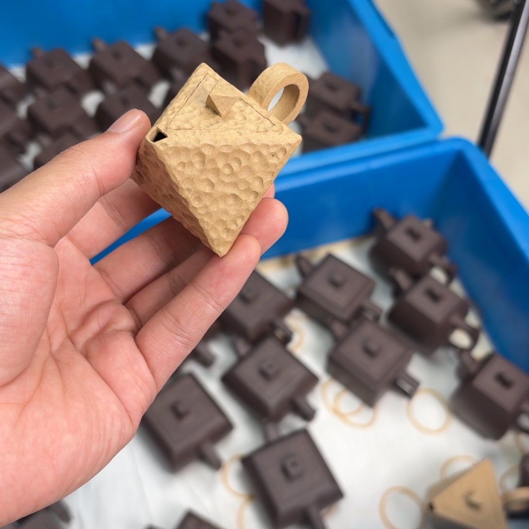 眷***。紫砂茶壶全手工八方玲珑段泥35c