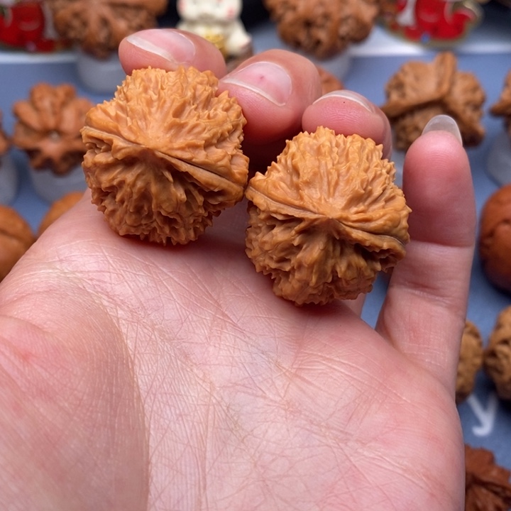 文玩核桃把件小狮子头