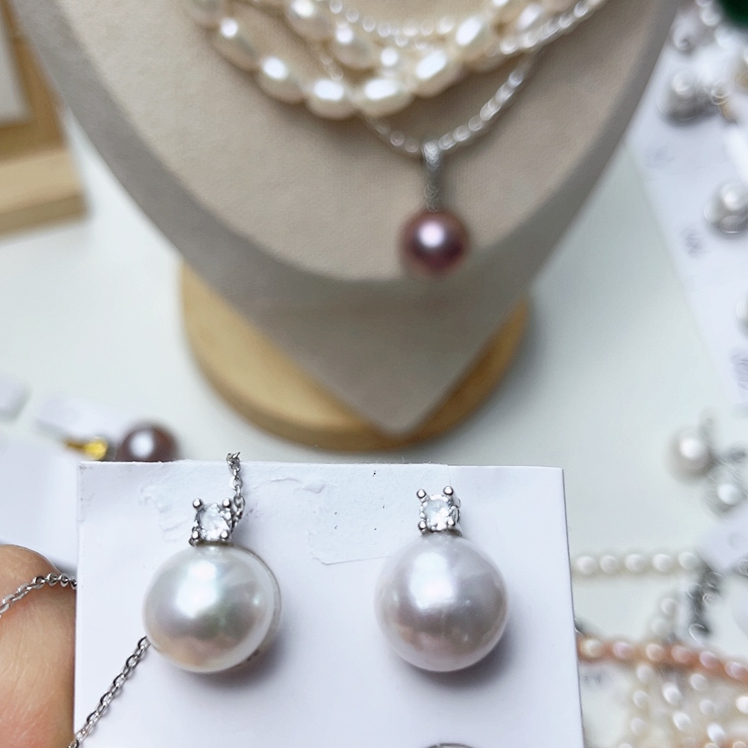 银S925镶嵌淡水珍珠耳饰、****年