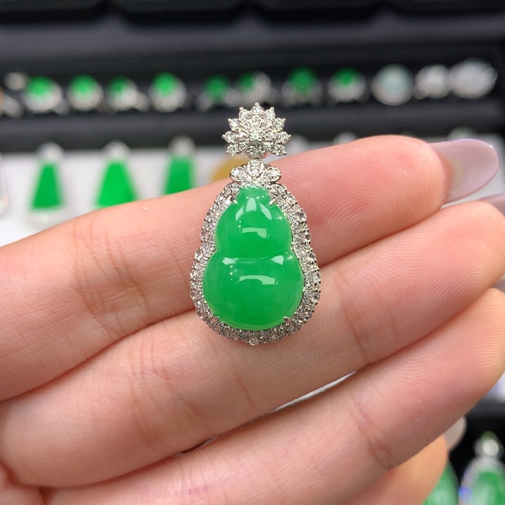 翡翠吊坠(不含链)18K金镶嵌媛*