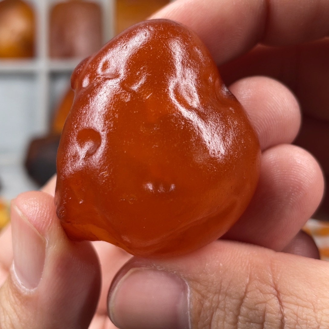 琥珀珠宝奇石未镶嵌