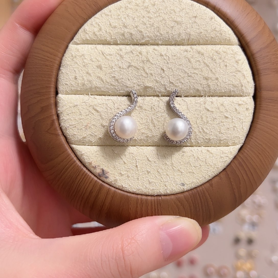 银S925镶嵌耳饰淡水珍珠