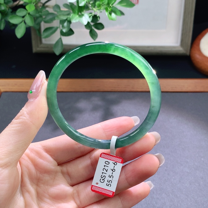 翡翠手镯未镶嵌天然翡翠手镯