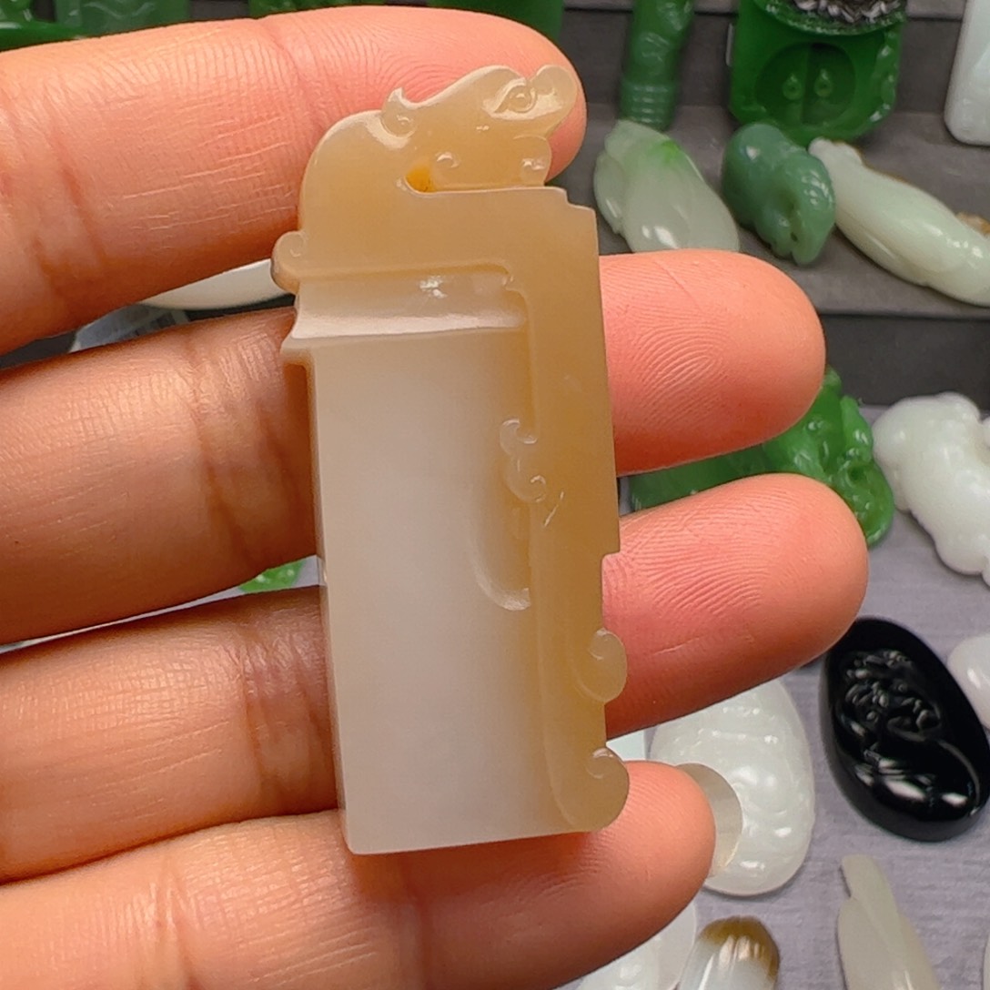 和田玉颈饰未镶嵌